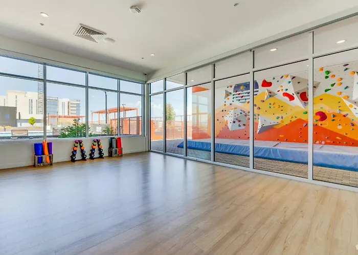 Boulevard Modern 1br Asu Pool Gym 04 Apartment