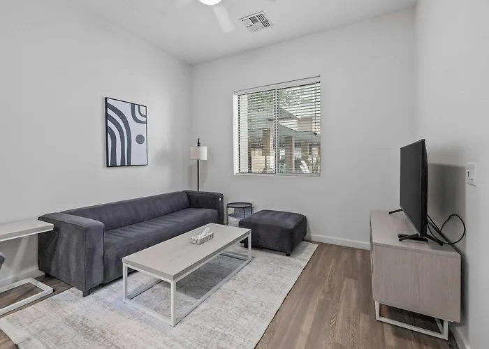 Boulevard Modern 1br Asu Pool Gym 04